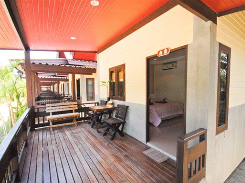 Haad Yao Bungalows Exterior photo