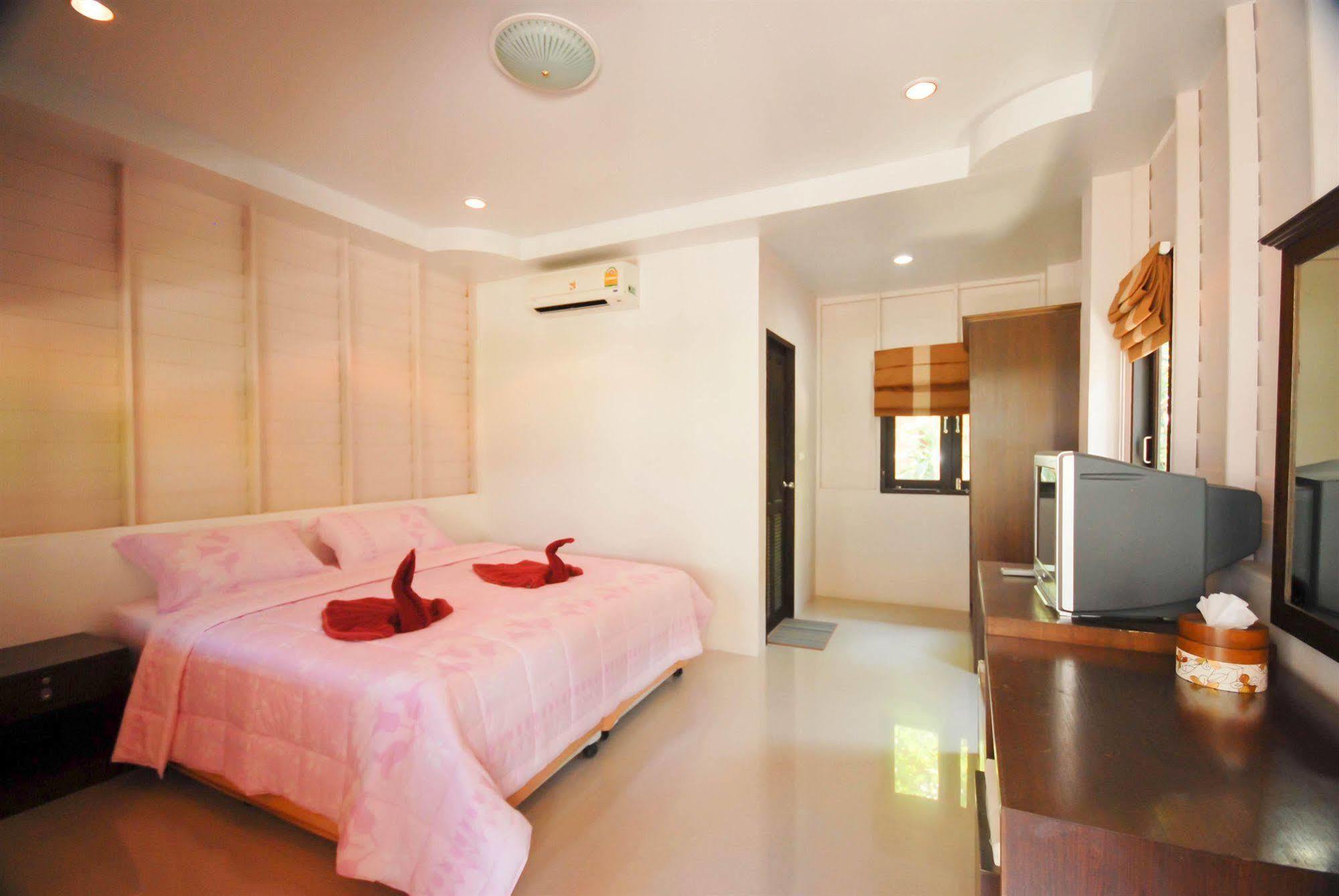 Haad Yao Bungalows Exterior photo