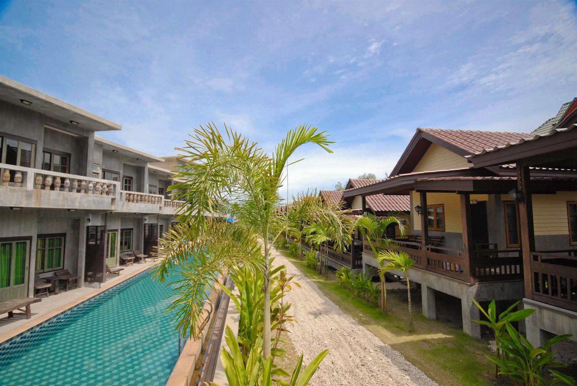 Haad Yao Bungalows Exterior photo